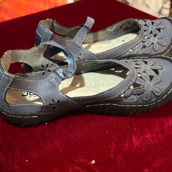 JBU Gray Floral Cutout Flats - Picture 2 of 2